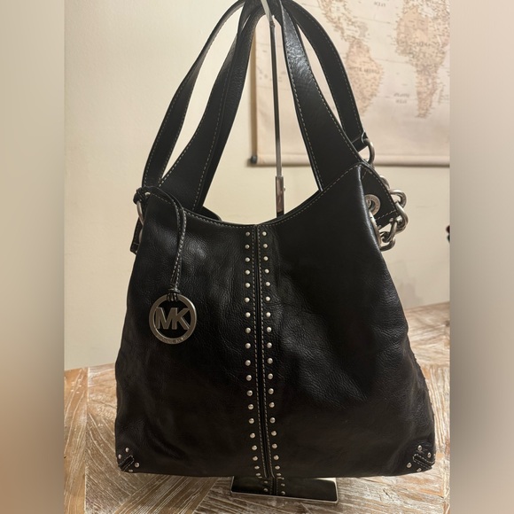 Michael Kors Handbags - Michael Kors Womans Uptown Astor Large Shoulder Tote Bag